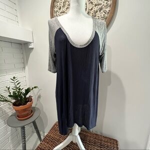 H.I.P. Deep Scoop Neck 2 Tone Jersey Tunic Navy & Gray Handkerchief Hem NWT Lg❤️
